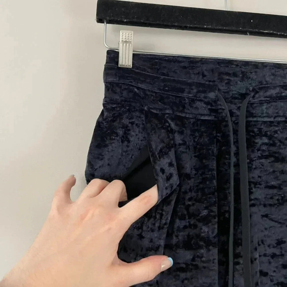 Lululemon Ready to Crush Black Velvet Joggers Size 2 - Picture 7 of 8